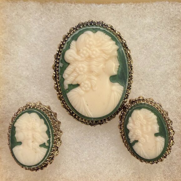 Whiting & Davis Jewelry - Whiting & Davis Vintage Cameo Set • Green & Cream Brooch + Clip Earrings